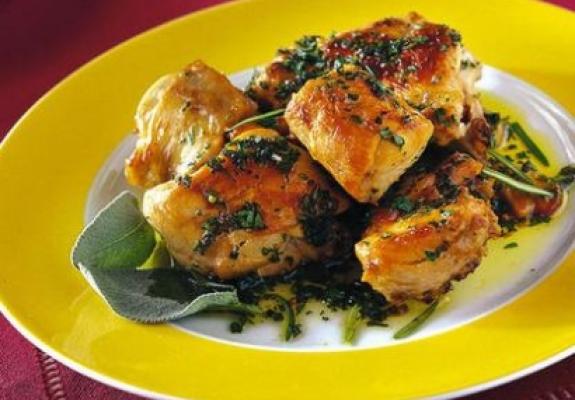 Profumo di campagna con il coniglio all'aceto