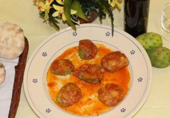 Il fico dIndia &egrave; servito con la carne di maiale