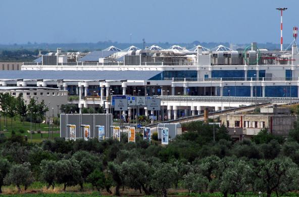 Bari, da giugno a fine settembre tre voli a settimana verso Atene