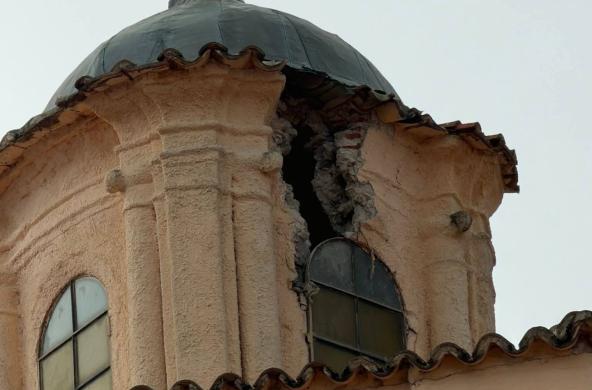Un fulmine colpisce la Chiesa madre di Moliterno: chiusa la parrocchia per motivi di sicurezza