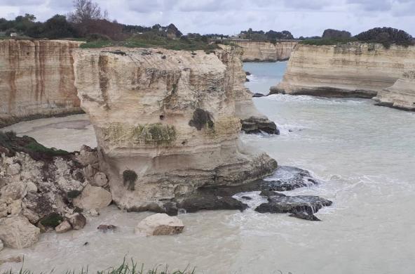 Crollo dell'Arco di Sant'Andrea nel Salento: «La comunità della provincia di Lecce è sotto choc ma ci sono altri casi» Crollo dell'Arco di Sant'Andrea nel Salento: «La comunità della provincia di Lecce è sotto choc ma ci sono altri casi»