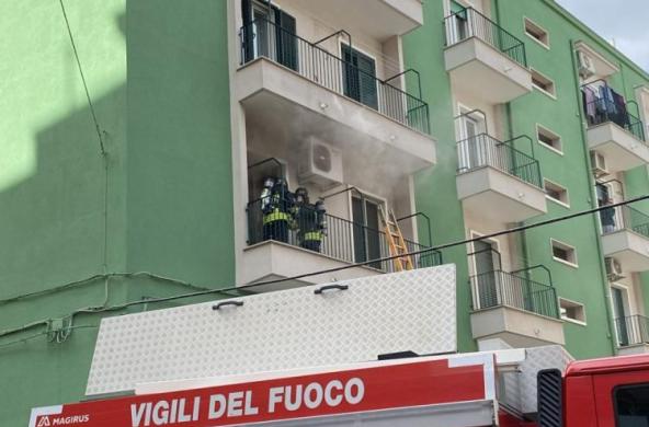 Martina Franca, scoppia l'incendio in un appartamento: intossicato un uomo