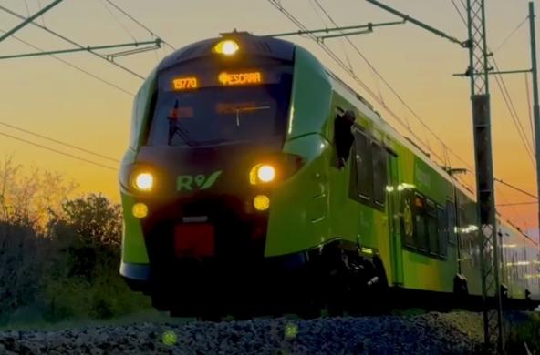 Frana in Molise, riaperta (per modo di dire) la linea ferroviaria Adriatica: passano solo i treni regionali, non le Frecce Frana in Molise, riaperta (per modo di dire) la linea ferroviaria Adriatica: passano solo i treni regionali, non le Frecce