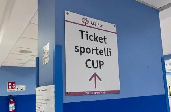 Puglia, per il buco della sanit&agrave; non basta alzare l'Irpef. I ministeri: &laquo;Tagliare reparti e farmaci&raquo;