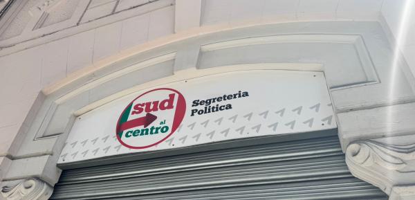 Dopo gli arresti a Bari si scioglie il movimento Sud al Centro Dopo gli arresti a Bari si scioglie il movimento Sud al Centro