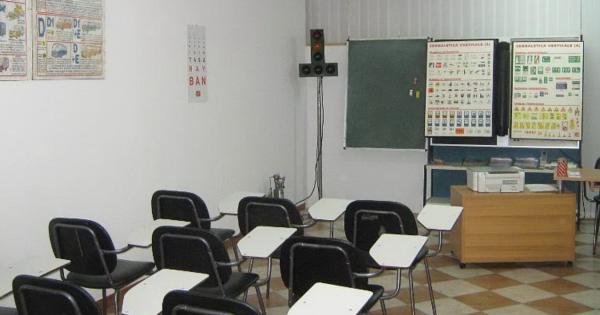 Insegnavano In Scuola Guida Senza Titoli Denunce A Taranto E Statte La Gazzetta Del Mezzogiorno