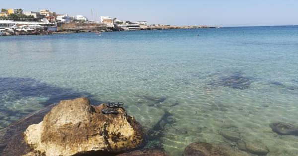 torre a mare depredati mentre fanno il bagno in mutande 10 ragazzi la gazzetta del mezzogiorno