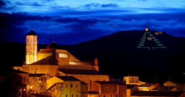Tra Tito E Satriano Di Lucania Si Accende L Albero Piu Grande Della Basilicata La Gazzetta Del Mezzogiorno