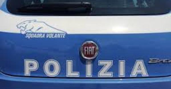 Bari, non si ferma all'alt e fugge inseguito dalla polizia: 17enne fermato  con la droga - La Gazzetta del Mezzogiorno