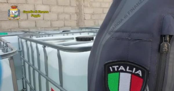 Alcool etilico sequestrato e donato alla sanità foggiana per produrre disinfettanti: il gesto della GdF