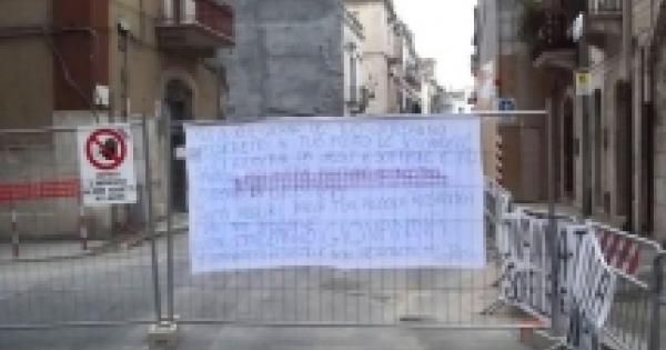 Dopo Il Crollo Di Barletta Striscione Di Compleanno Per Non Dimenticare La Gazzetta Del Mezzogiorno