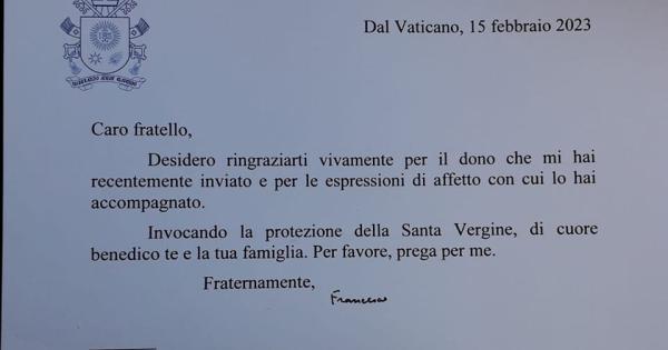 Bari, regala al Papa un San Nicola fatto di rametti ...