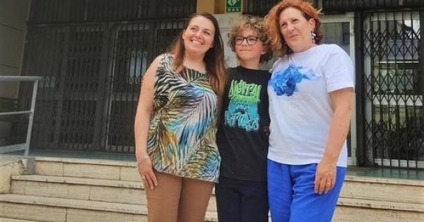 Vid 11 går han på gymnasiet