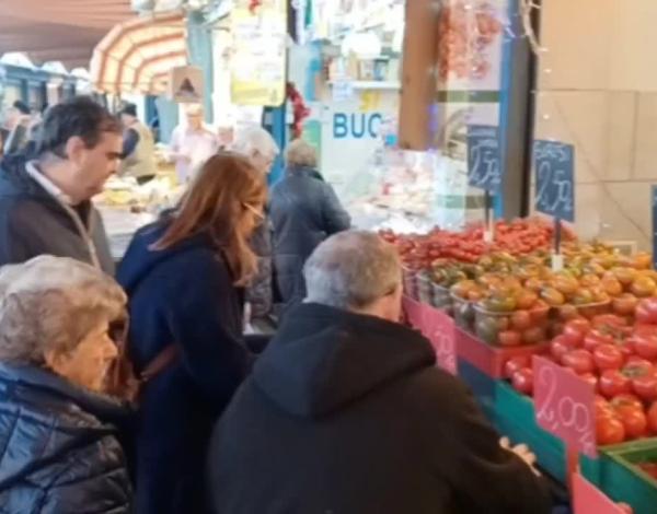 Bari, il Natale &egrave; servito: a tavola non mancano taratuffi, anguille e cartellate