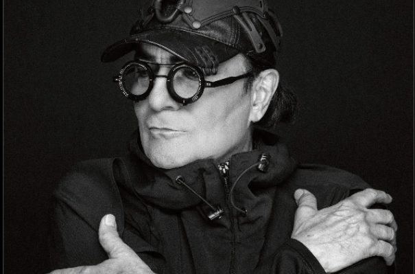 Scatta «L’OraZero», Bari in delirio per il poker di date per Renato Zero Scatta «L’OraZero», Bari in delirio per il poker di date per Renato Zero