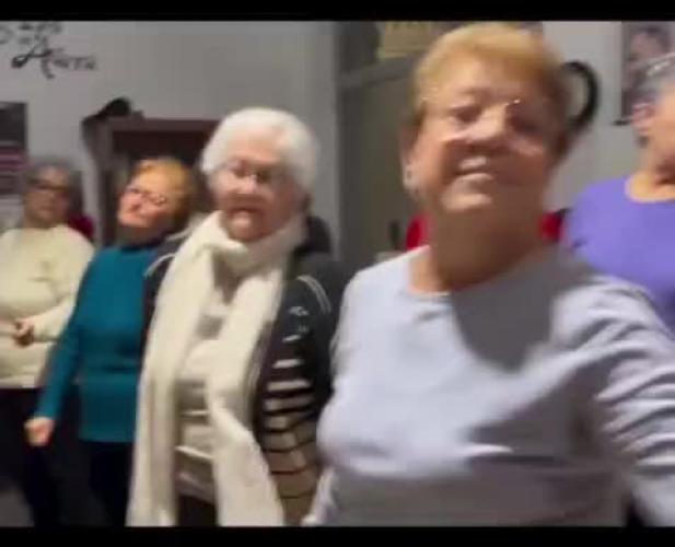 Le nonne di Ostuni tornano a ballare: nuova coreografia su  nonne di Ostuni &laquo;Per sempre s&igrave;&raquo;  di Sal Da Vinci