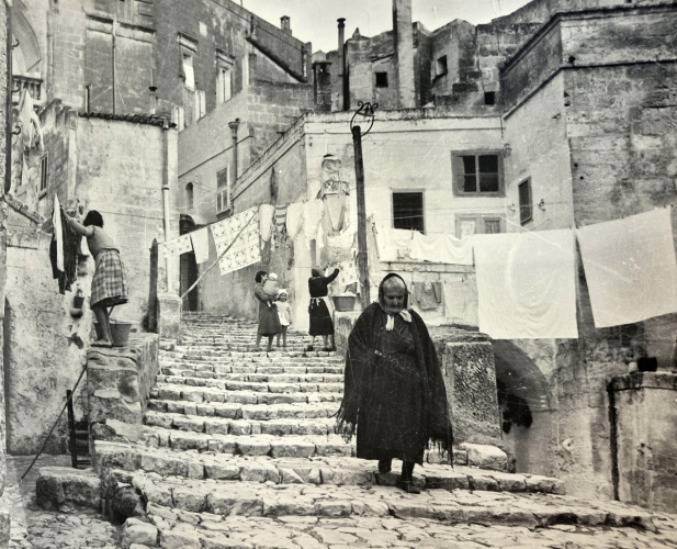 La Matera «ritrovata»: la mostra all'Archivio di Stato con gli scatti di A.T.E.R, Genovese e collezione De Ruggieri