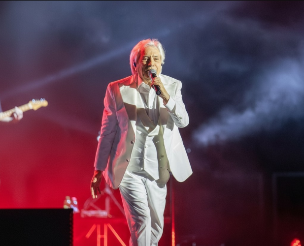 Nino D’Angelo torna a Bari con «I miei meravigliosi anni ’80… bis!»: il 5 marzo tappa al PalaFlorio
