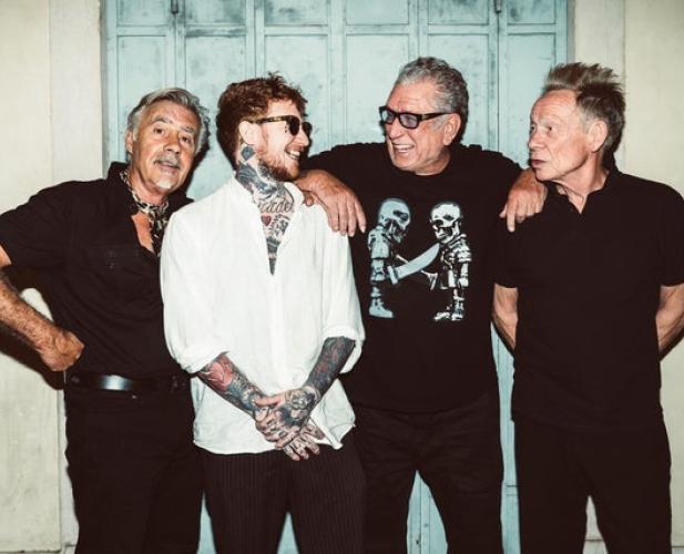 I Sex Pistols in concerto a Bari: il gruppo icona del punk infiammer&agrave; l'Arena del Levante