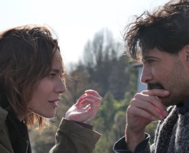 Un operaio vedovo ritrova l&rsquo;amore con la figlia del capo