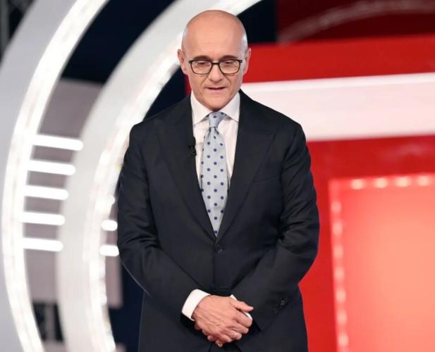 Dopo lo scandalo Signorini dice addio ai lettori di Chi: &laquo;&egrave; il momento di farlo&raquo;