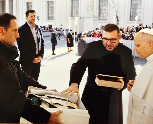 A Papa Leone XIV le antiche chiavi della Basilica di San Martino di Martina Franca