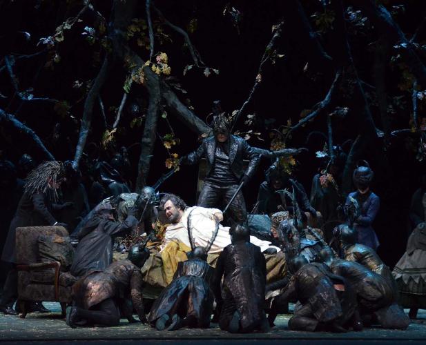 Bari, al Petruzzelli va in scena il Falstaff di Verdi: torna lo spettacolo che incant&ograve; il pubblico nel 2013