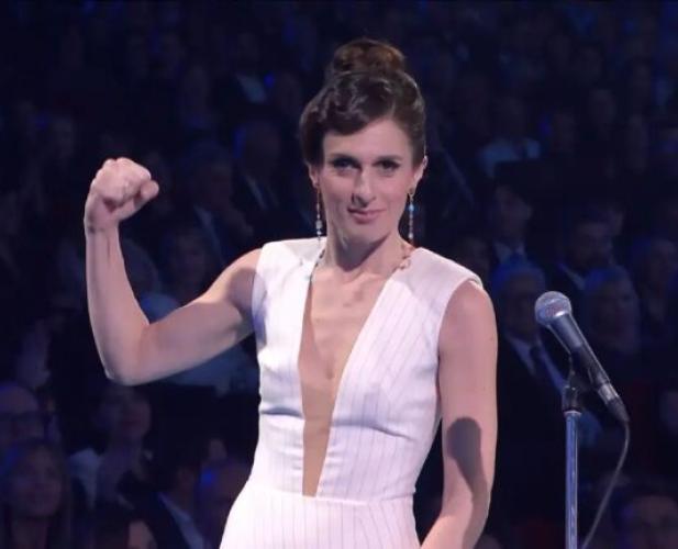 &laquo;Maestra, non maestro&raquo;: a Sanremo la salentina Carolina Bubbico corregge Laura Pausini