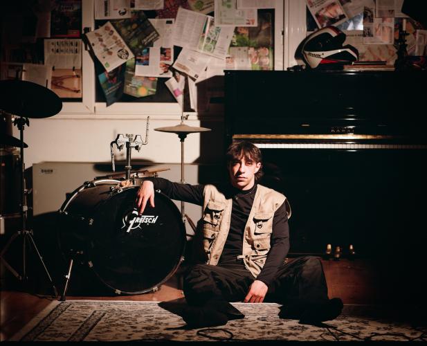 La musica di Guido Cagiva nella colonna sonora dell'&laquo;Avvocato Guerrieri&raquo;: &laquo;Ci sono finito dentro quasi per magia. Mi piace come la serie fotografi una Bari un po' noir...&raquo;