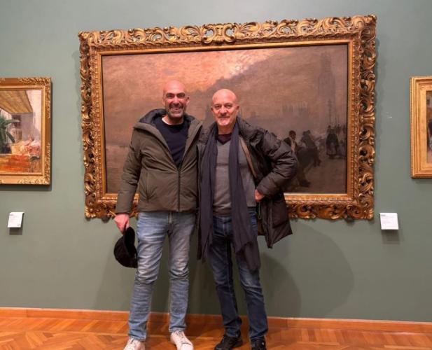 Claudio Bisio in visita alla Pinacoteca Giacquinto di Bari