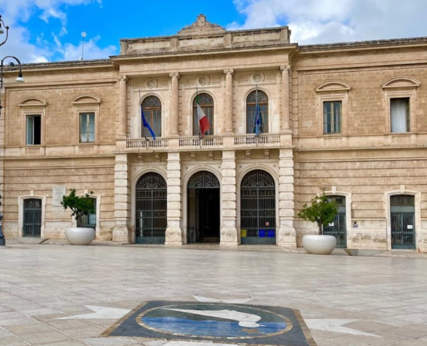 Fasano, due fratelli adottati ritrovano il padre dopo vent&rsquo;anni: &laquo;Pensavo sarei morto senza mai conoscerli&raquo;