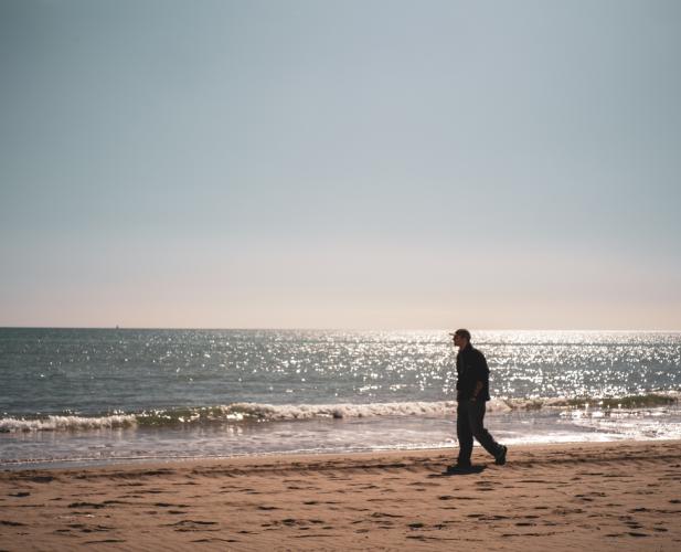Tra legno, mare e vento: il nuovo viaggio sonoro di Diego Ceo parte dalla Puglia e guarda lontano