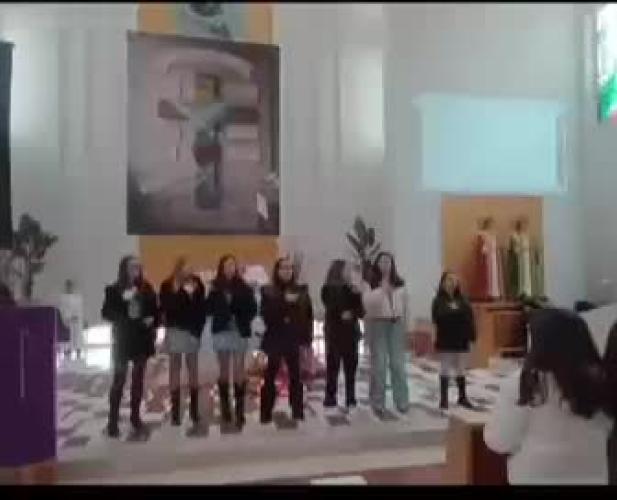 &laquo;Per sempre s&igrave;&raquo; diventa preghiera: a Margherita di Savoia 200 ragazzi cantano Sal Da Vinci durante la Messa