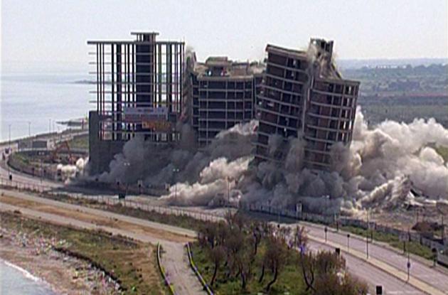 Punta Perotti, c'è l'accordo dopo vent'anni: il Comune di Bari cede le aree a Sudfondi Punta Perotti, c'è l'accordo dopo vent'anni: il Comune di Bari cede le aree a Sudfondi