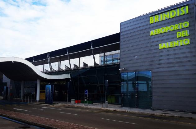 L'aeroporto di Brindisi senza carburante per gli aerei almeno fino a domani alle 12 L'aeroporto di Brindisi senza carburante per gli aerei almeno fino a domani alle 12