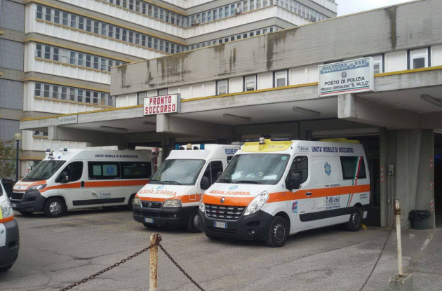 Bari, 30enne si presenta al San Paolo ferito da colpi di pistola: l'agguato in tarda serata a Bitonto. Indagini in corso