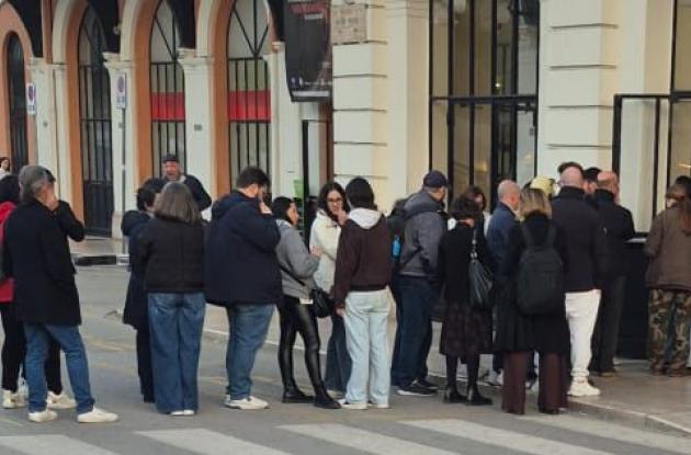 Ferrovia Adriatica, riapertura graduale tra Pescara e Foggia dopo la frana di Petacciato dal 10 aprile. A Bari file in stazione per i rimborsi Ferrovia Adriatica, riapertura graduale tra Pescara e Foggia dopo la frana di Petacciato dal 10 aprile. A Bari file in stazione per i rimborsi