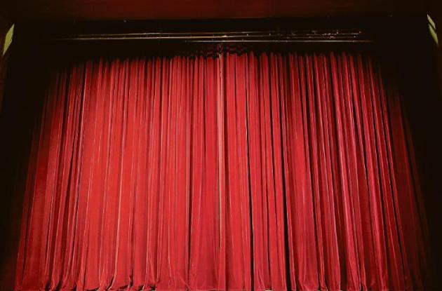 Il teatro del luned&igrave;, ridere o fare finta