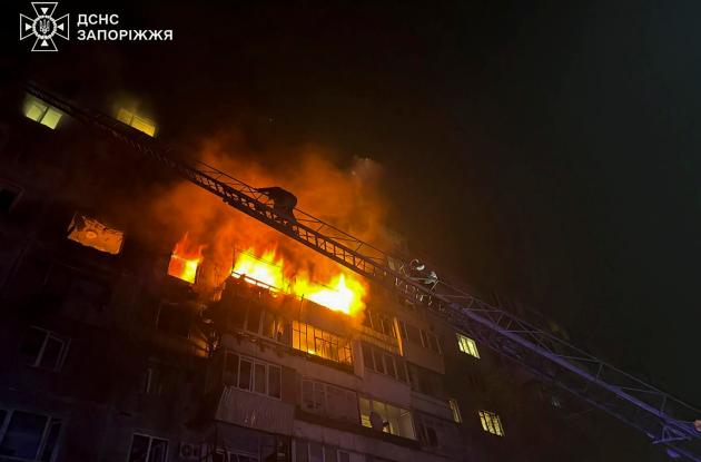 Droni russi su Zaporizhzhia nella notte, due feriti e incendi