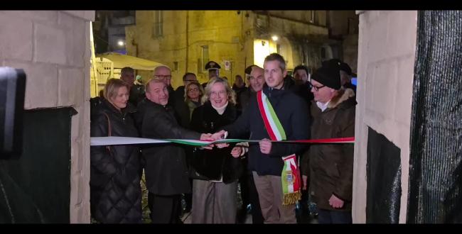 Matera, inaugurata la XV edizione del Presepe Vivente nei Sassi: protagonisti pace e inclusione