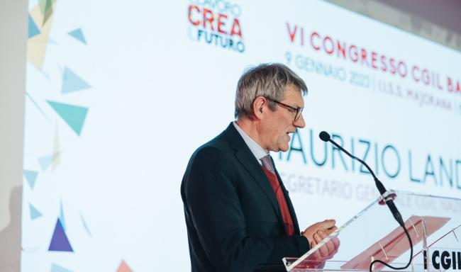 Landini a Bari: &laquo;C'&egrave; rischio che passi idea che non serva scioperare&raquo;