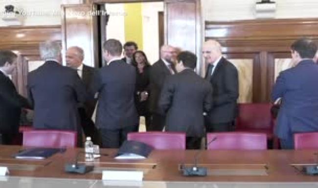 Scontri fra tifosi, riunione al Viminale con Piantedosi