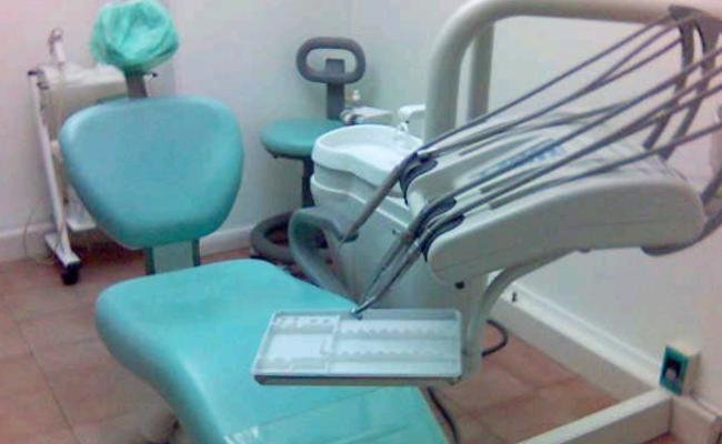 Bari, parte il processo ai dentisti evasori: in 13 chiedono di patteggiare o di essere messi alla prova