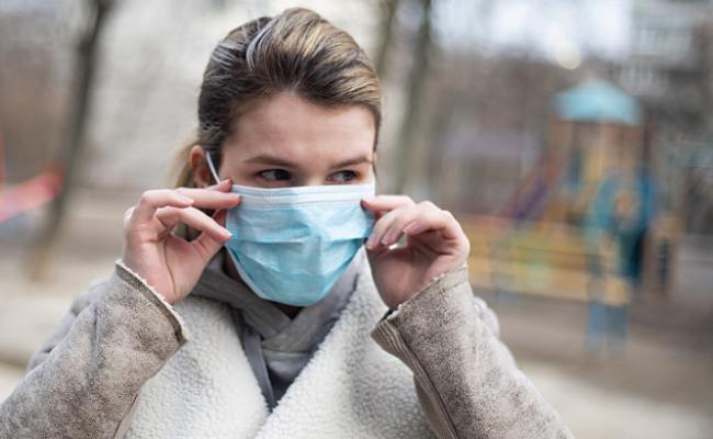 Covid, mascherine e tamponi: ecco le nuove regole in Puglia