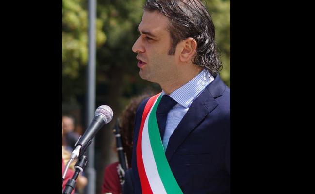 Corruzione, abuso d'ufficio e turbativa d'asta: indagato il sindaco di Monopoli