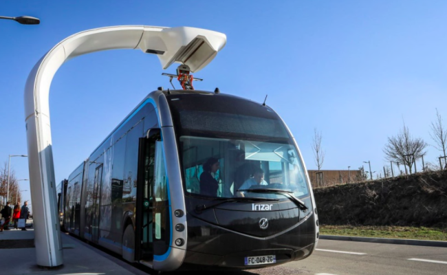 Bari, al via i lavori del Brt sul lungomare Nazario Sauro: realizzate carreggiate e fermate temporanee