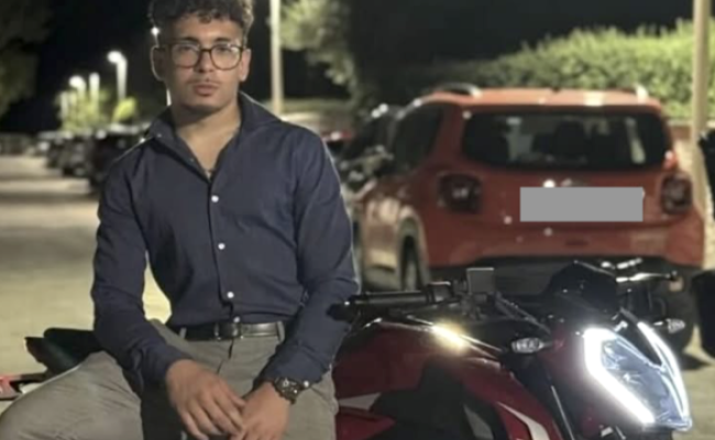 L'officina, la scuola serale, le sue amate moto: chi era Alessandro Del Core, il 19enne morto a Bari dopo lo schianto contro un'auto