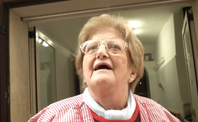 Lutto a Bari Vecchia: è morta a 90 anni Vittoria Grimaldi, la pastaia con la «pressione a 180»