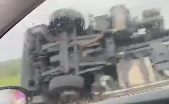 Cerignola, tragedia sulla SS16: autoarticolato si ribalta, un morto. Chiusa corsia in direzione Bari