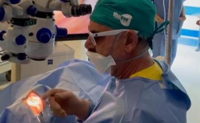 Bari, a 100 anni torna a vedere dopo un intervento di cataratta: l'intervento all&rsquo;Ospedale Di Venere
